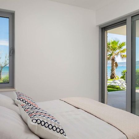Luxury Design Beach Front Apartment Sukosan Exterior photo