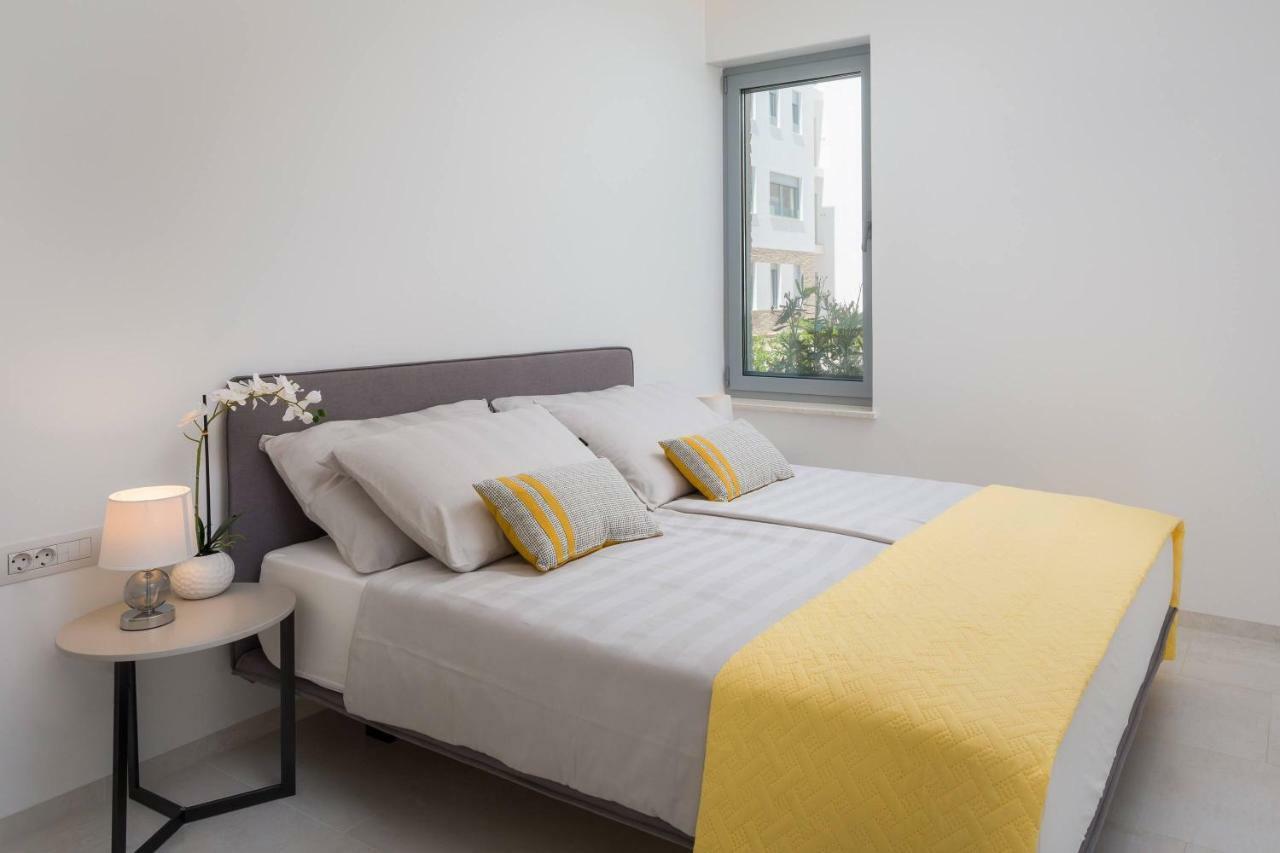 Luxury Design Beach Front Apartment Sukosan Exterior photo