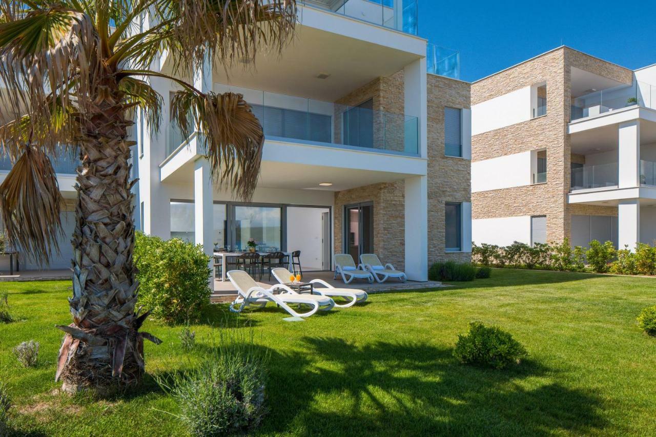 Luxury Design Beach Front Apartment Sukosan Exterior photo